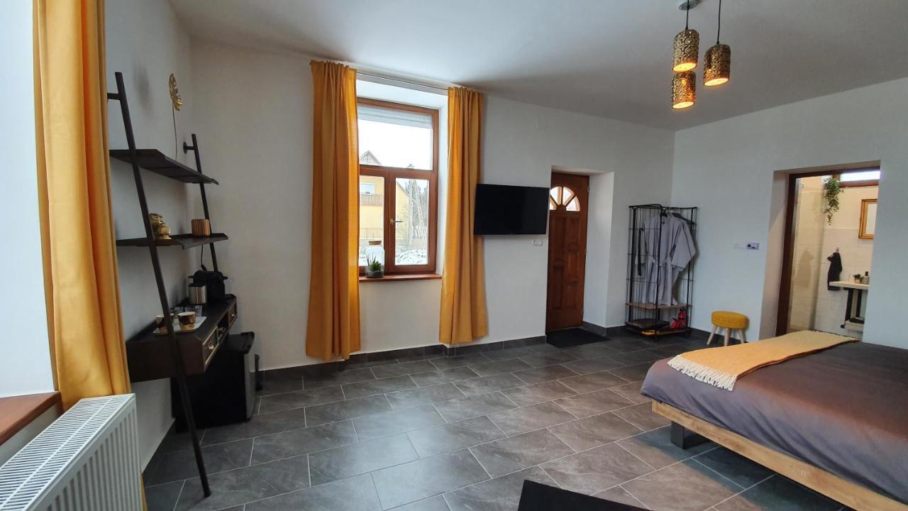 Tisza White House Bed and Breakfast Tiszaszolos Exteriör bild
