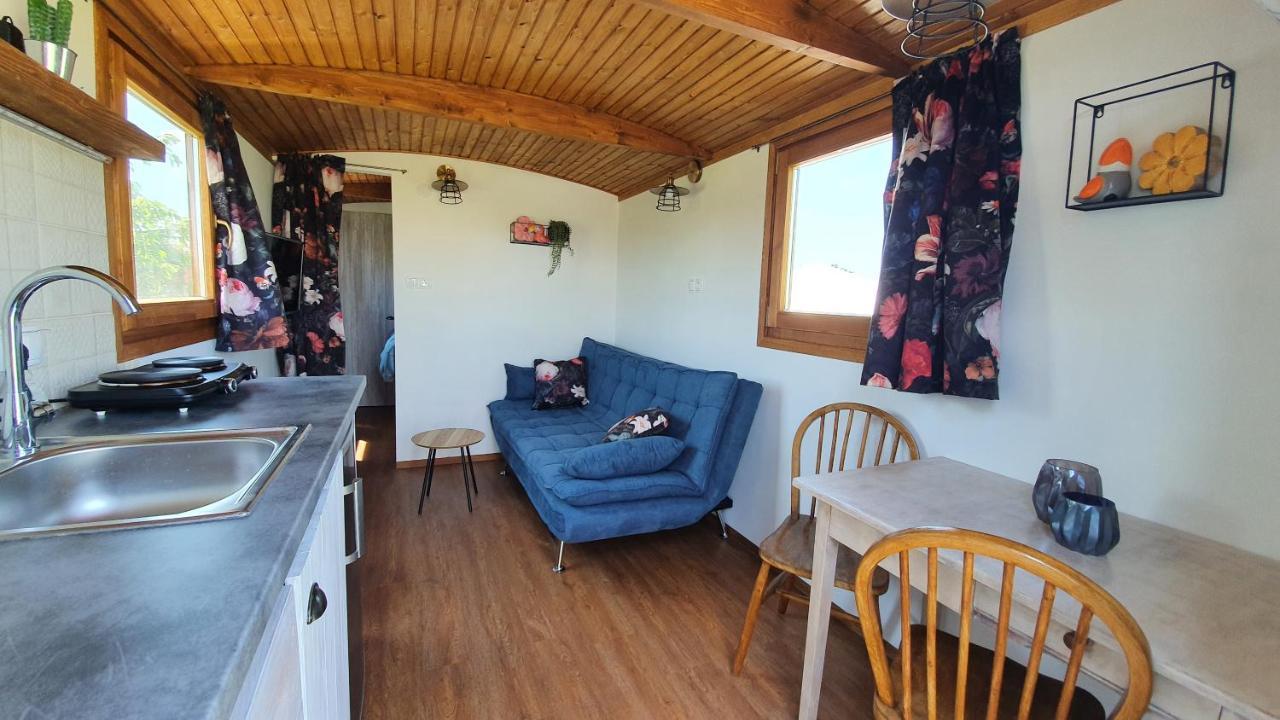 Tisza White House Bed and Breakfast Tiszaszolos Exteriör bild